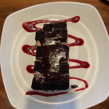 Burtons Grill & Bar - Chocolate cake - New American Near Me - Alexandria, Virginia Burtons Grill & Bar - Chocolate cake - New American Near Me - Alexandria, Virginia
