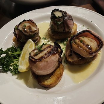 Daniel's Broiler - Bellevue - BACON-WRAPPED NEW BEDFORD SCALLOPS - Steakhouses Near Me - Bellevue, Washington