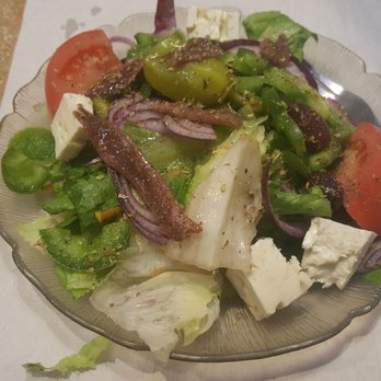 New Archview Restaurant - Greek salad - Breakfast & Brunch Near Me - Chicago, Illinois
