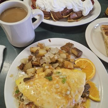 Ramona Cafe - Seafood omelet, this is a must try. Simply Delicious - Breakfast & Brunch Near Me - Ramona, California