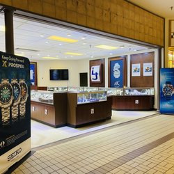Luxury Jewelers 