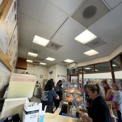 Auntie Anne's - Place is so small, barley anyone can fit