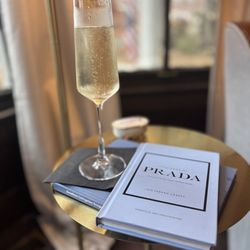 Generals Quarters - Enjoyed a glass of bubbly while waiting.