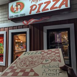 Mystic Island Pizza & Restaurant - Pizza box