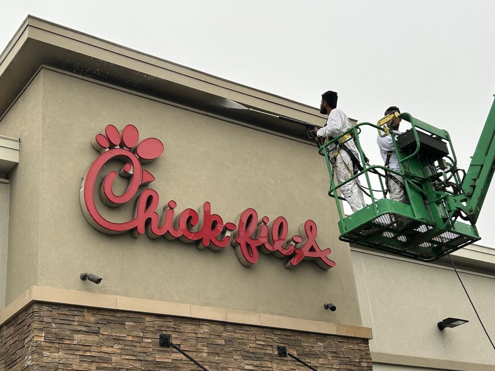 Slide of El Lay Construction