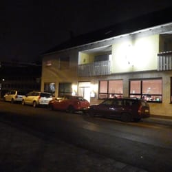 Kreta - Beleuchteter Eingangsbereich vom Restaurant Kreta am 9.1.2016 (am Tag der Wiedereröffnung)