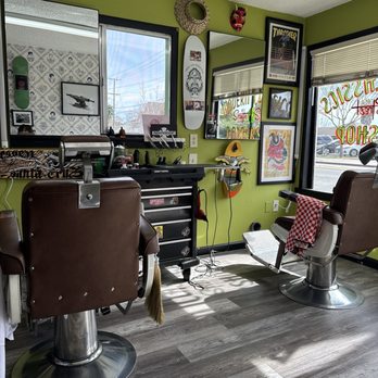 Modern Classics Barbershop - Inside of shop - Barbers Near Me - Union City, California Modern Classics Barbershop - Inside of shop - Barbers Near Me - Union City, California