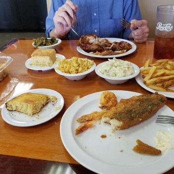 V's Kitchen - All delicious homemade.  Fried food not greasy.  Greens great.  Soul music. R&B. - American Near Me - Durham, North Carolina