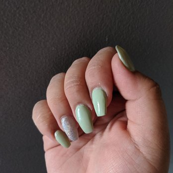 Queen Nails - Nail Salons Near Me - Aurora, Illinois
