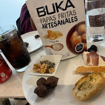 LATAM VIP Lounge - Airport Lounges Near Me - Pudahuel, RM