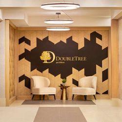 DoubleTree by Hilton Pointe Claire Montreal Airport West - Lobby