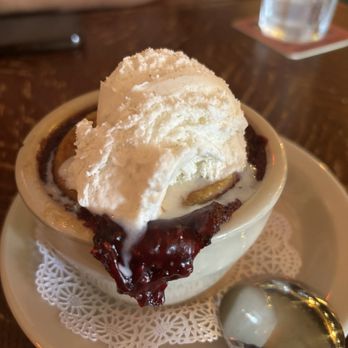 Patterson's Pub - Berry cobbler - American Near Me - Mendocino, California