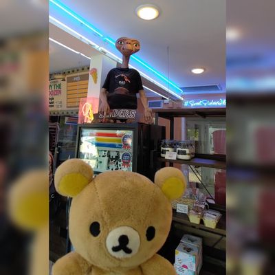 Sliders Bakery and Ice Cream Factory by null