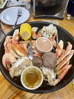 Cajun Claws Seafood Boilers by null