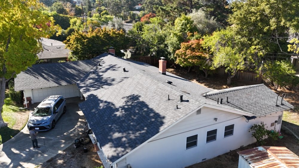 Slide of Hernandez's Roofing