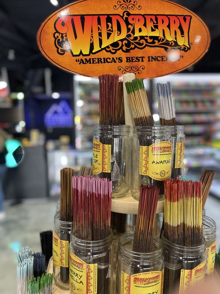 ELEVATE SMOKE/TOBACCO SHOP Updated July 2024 26 Photos 388 Aldine Bender Rd, Houston