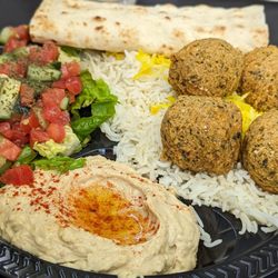 Cela Cafe - Falafel Plate