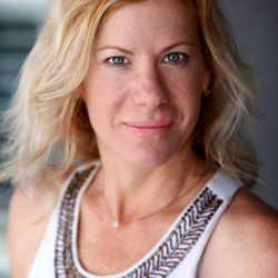 Tutor With Lizzie - Lizzie Peet/owner/CEO