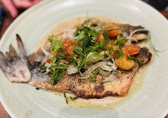 Saint & Second by null