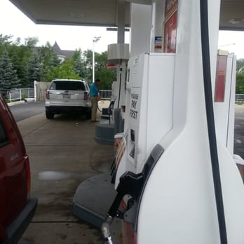 Shell - Pump seven on Higgins side leaked all over my paint before I could even start pumping - Gas Stations Near Me - Schaumburg, Illinois