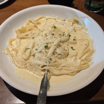 Olive Garden Italian Restaurant - Fettuccine Alfredo - soggy, watery, and small portions. - Italian Near Me - Pittsburgh, Pennsylvania Olive Garden Italian Restaurant - Fettuccine Alfredo - soggy, watery, and small portions. - Italian Near Me - Pittsburgh, Pennsylvania