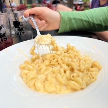 Eris Brewery and Cider House - Mac & Cheese entree - Cideries Near Me - Chicago, Illinois