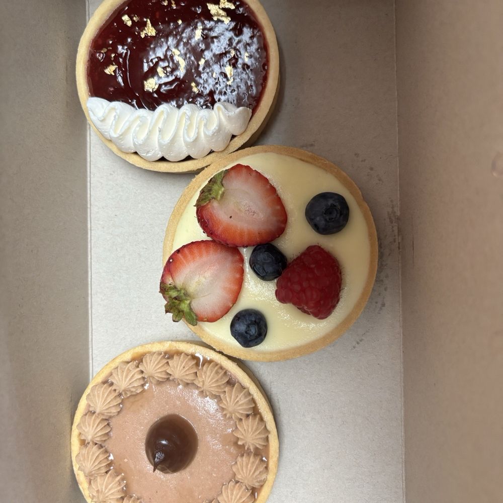 Cs Mad Batter Cakery - Raspberry, crème brûlée and chocolate tart - Bakeries Near Me - Sparks, Nevada Cs Mad Batter Cakery - Raspberry, crème brûlée and chocolate tart - Bakeries Near Me - Sparks, Nevada