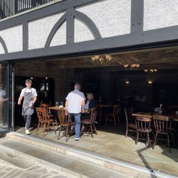 The Worlds End - Inside walk out to patio