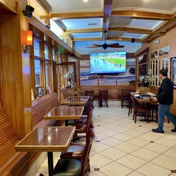 Tomas Cafe - Seating with half booth - Breakfast & Brunch Near Me - Oxnard, California