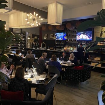 Flair Restaurant - Warm, upscale decor - New American Near Me - Chapel Hill, North Carolina