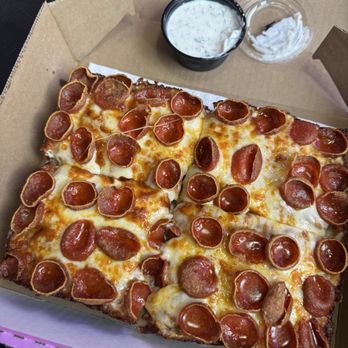Bobbi’s - Sgt Pepperoni - Pizza Near Me - New Haven, Connecticut