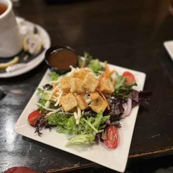 Ganly's Pub & Restaurant - Delicious House Salad - Irish Near Me - Sinking Spring, Pennsylvania