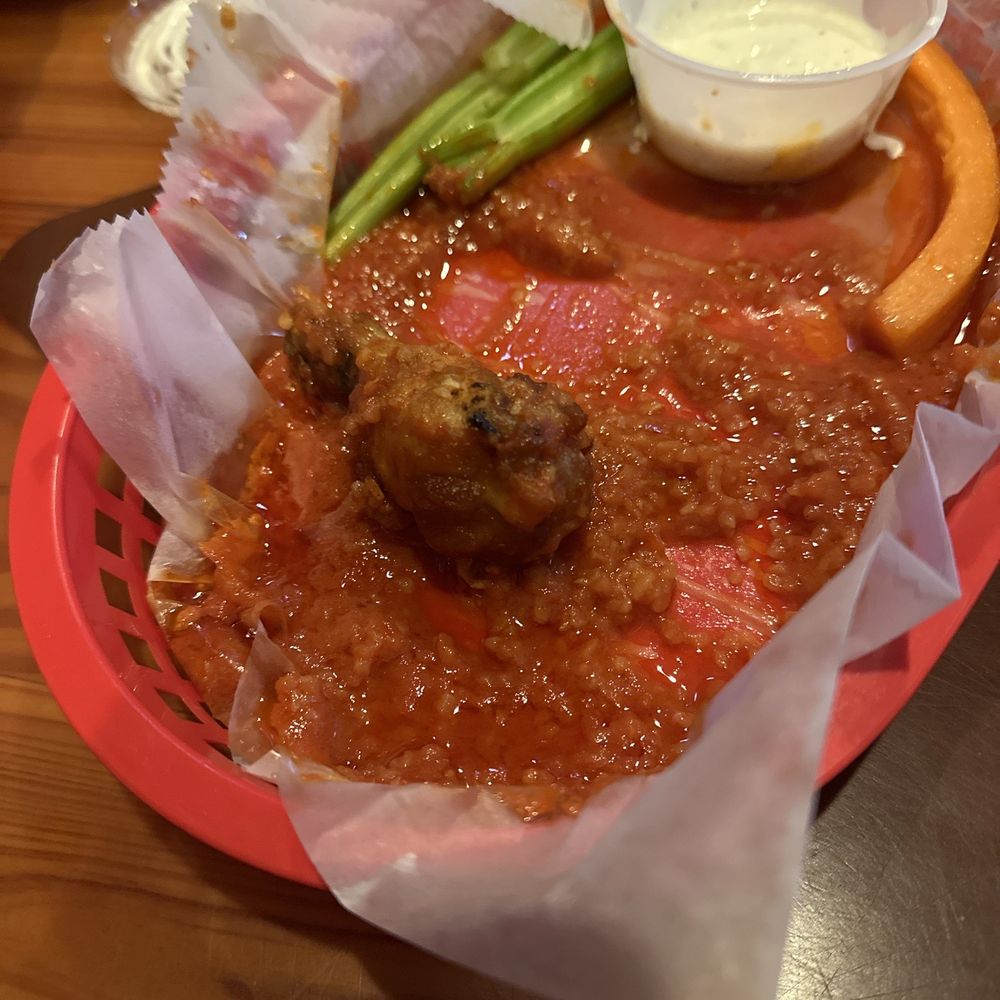 Hot garlic wings