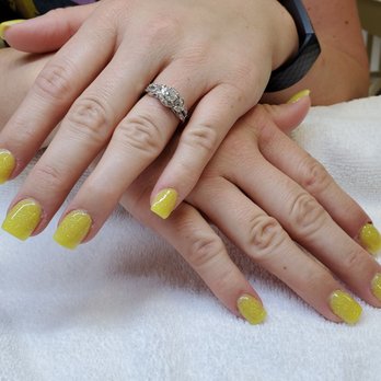 Elite Nails - 2nd time trying colored acrylic powder because I LOVE it now! - Nail Salons Near Me - Vista, California