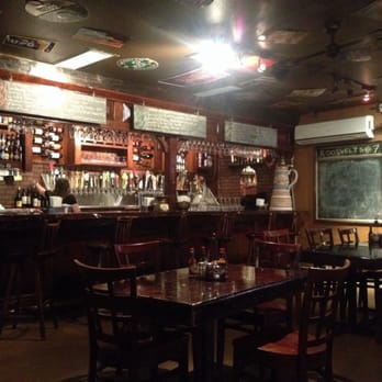 Roosevelt's At 7 - Pubs Near Me - McAllen, Texas