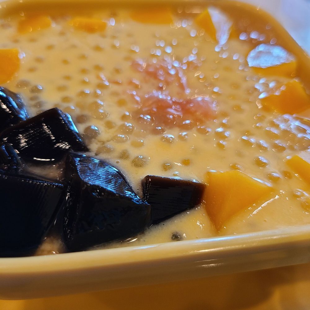 Sweethoney Dessert - Mango sago with pomelo and grass jelly - Desserts Near Me - Alhambra, California Sweethoney Dessert - Mango sago with pomelo and grass jelly - Desserts Near Me - Alhambra, California
