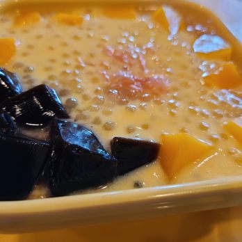 Sweethoney Dessert - Mango sago with pomelo and grass jelly - Desserts Near Me - Alhambra, California
