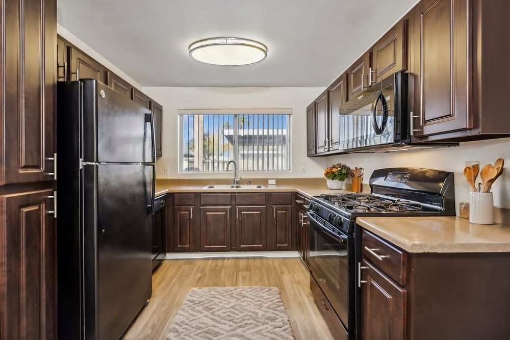 Lakeview at Superstition Springs - property management company in Mesa, AZ