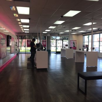 T-Mobile - Mobile Phones Near Me - Santa Paula, California