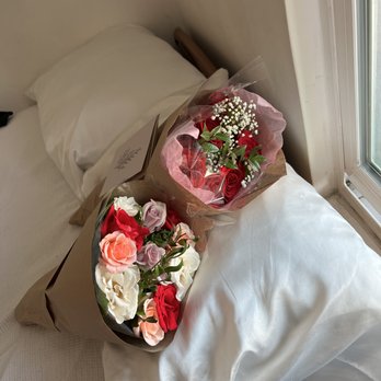 Brothers Papadopoulos - Bouquets of roses - Florists Near Me - San Francisco, California Brothers Papadopoulos - Bouquets of roses - Florists Near Me - San Francisco, California