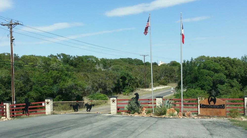 STALLION ESTATES Updated October 2024 1 Stallion Estates, Spring