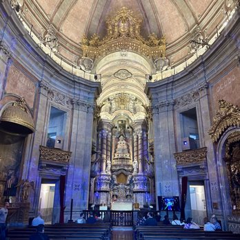 Igreja dos Clérigos - Sanctuary and the central altar. - Churches Near Me - Porto, 13 Igreja dos Clérigos - Sanctuary and the central altar. - Churches Near Me - Porto, 13