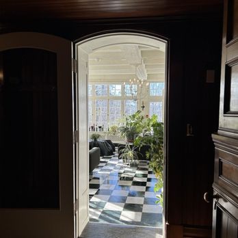 Blind Tiger Burlington - Hotels Near Me - Burlington, Vermont