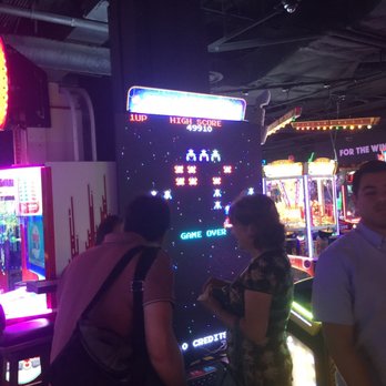 Lucky Strike Honolulu - Arcades Near Me - Honolulu, Hawaii