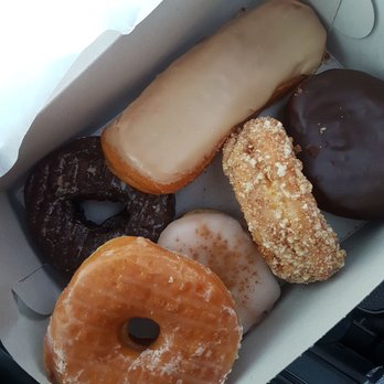 Sunny Donuts - Maple bar, glazed donut, apple fritter, honey glazed chocolate, boston creme piece, cinnamony donut - Donuts Near Me - San Diego, California
