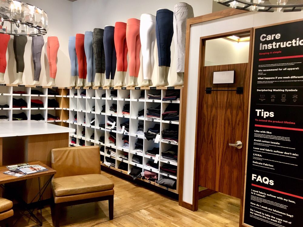 LULULEMON ATHLETICA Updated April 2024 13 Reviews 135 N W