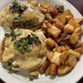 Blue Mahoe Breakfast & Lunch - Fresh Crab Eggs Benedict - Breakfast & Brunch Near Me - Destin, Florida Blue Mahoe Breakfast & Lunch - Fresh Crab Eggs Benedict - Breakfast & Brunch Near Me - Destin, Florida