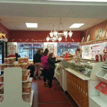 Frankenmuth Taffy Kitchen - Store - Chocolatiers & Shops Near Me - Frankenmuth, Michigan