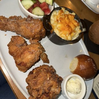 The Monroe - Chicken dinner - New American Near Me - Orlando, Florida The Monroe - Chicken dinner - New American Near Me - Orlando, Florida