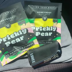 Mr Kite Smoke Shop - Delta 8 battery and gummies